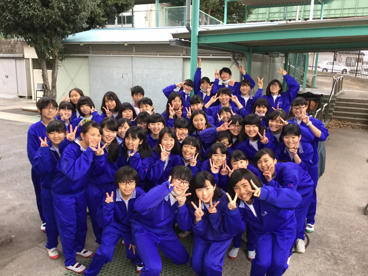 鶴ヶ峰 中学校 ジャージ